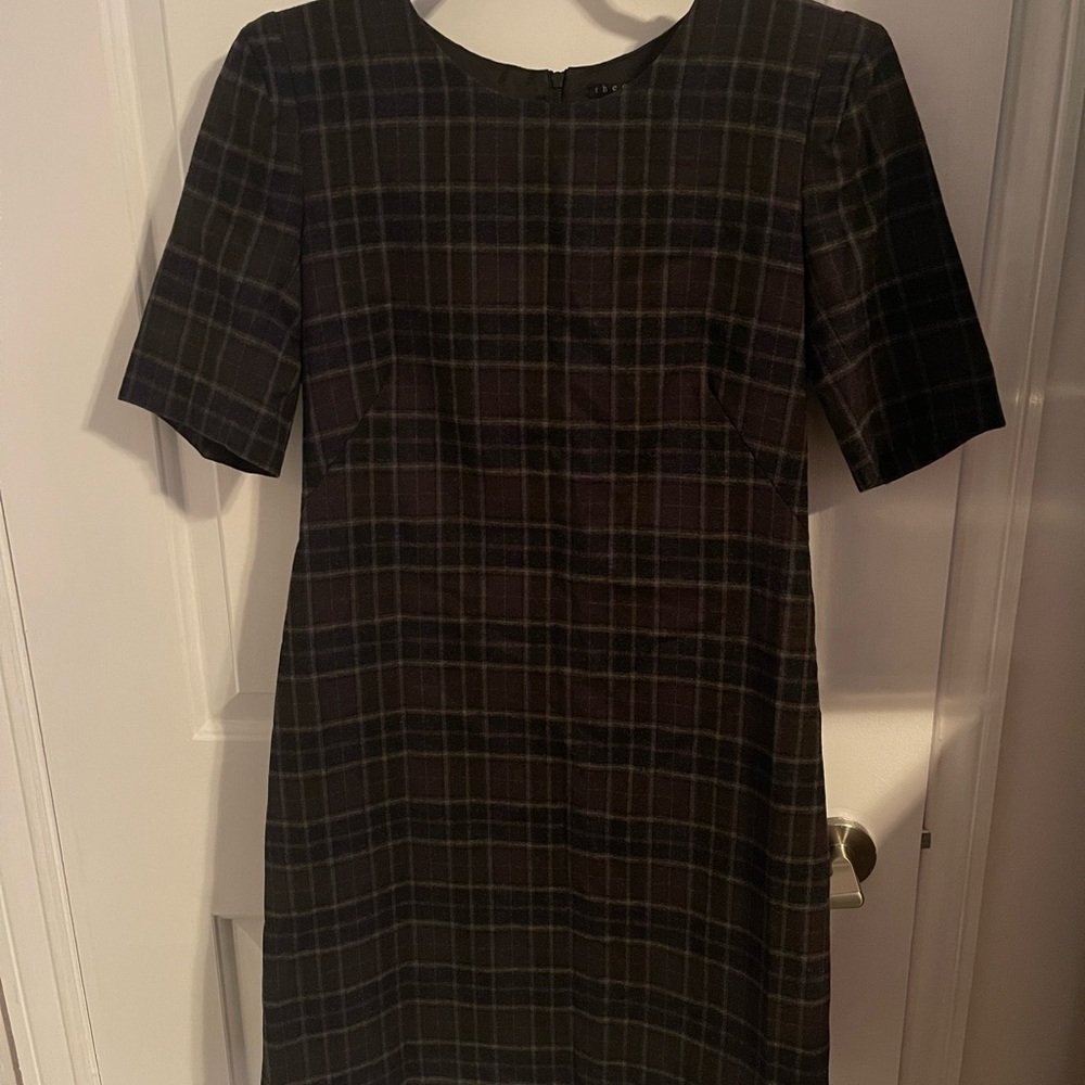 Stunning wool plaid Theory dress